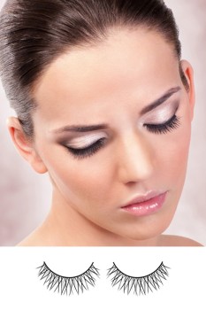 Black Deluxe Eyelashes - BE681